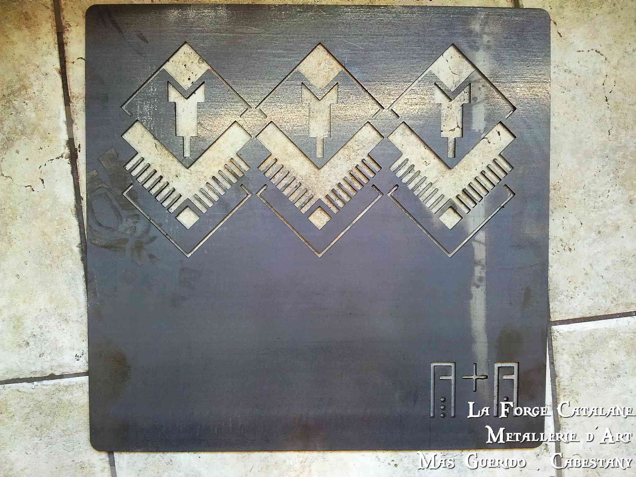 decoupe laser portes coulissantes meuble forge catalane.jpg